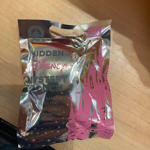 2025 Walt Disney World Hidden Disney Mickey Mystery Pouch Wave B Park Fresh BNWT